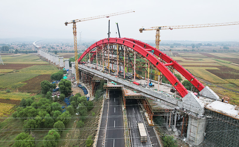 內蒙集大鐵路豐鎮特大橋鋼管拱橋工程.jpg